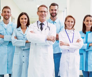 Equipe médica multidisciplinar para atendimento integrativo